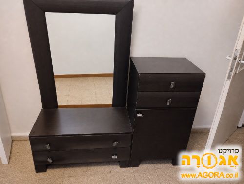 שידה+ מראה במצב מצוין