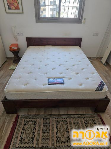 מיטה זוגית, עץ מלא