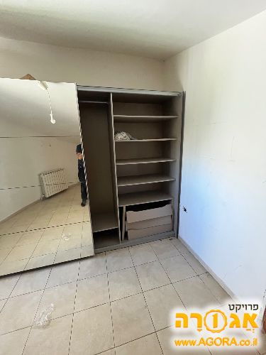ארון בגדים כפול גדול עם מראה