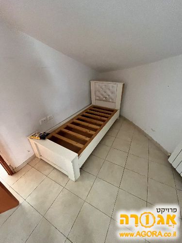 מיטת יחיד