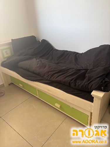 מיטת יחיד