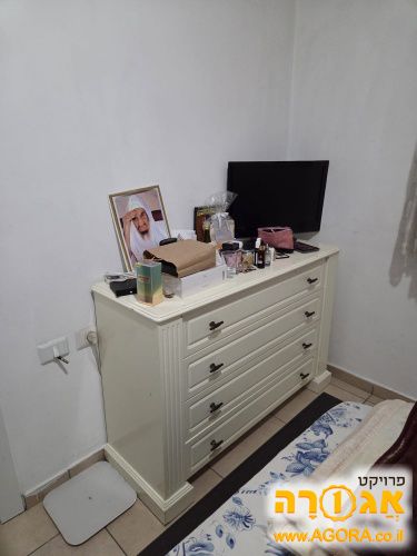 קומודה לבנה