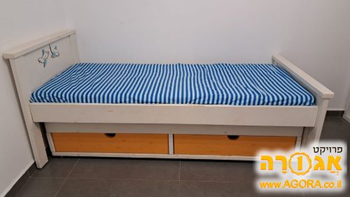 מיטה נפתחת