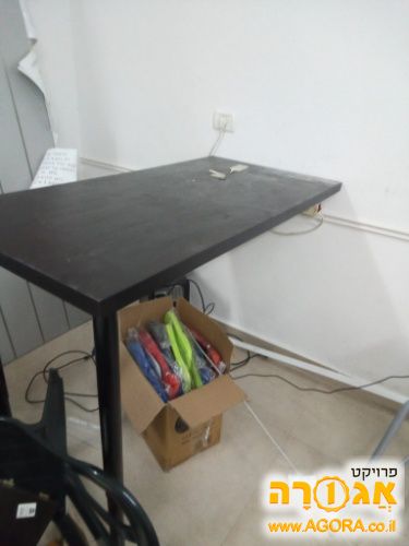 שולחן
