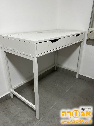 שולחן כתיבה