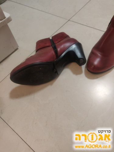 מגפיים מעור מידה 40 עם סוליה שבורה