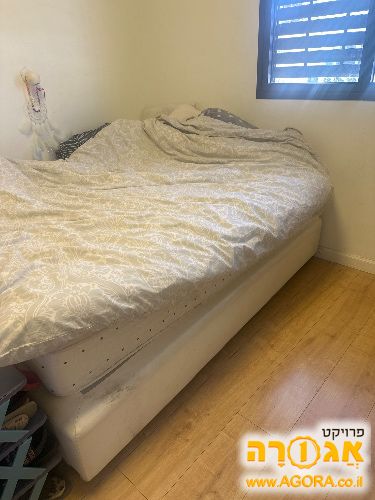 מיטת זוגית