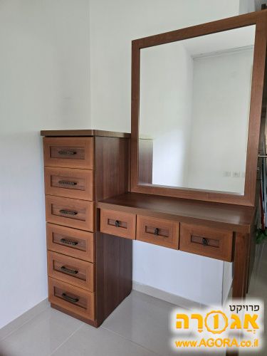 שידת איפור