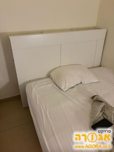 ראש מיטה של איקאה