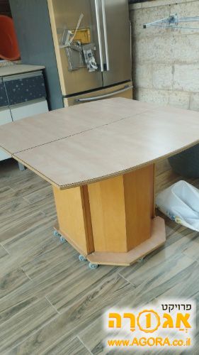 שולחן