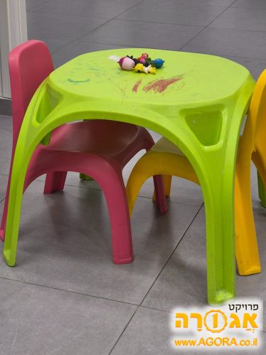 שולחן ילדים