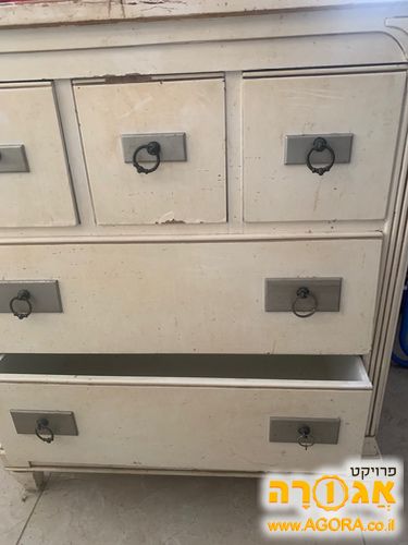 שידת מגירות