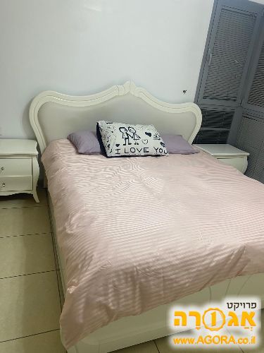 מיטה + קומודה+ מזרן + 2 שידות