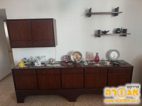 מזנון + בר משקאות ומדפים