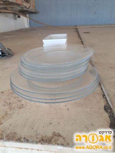 צלחות זכוכית