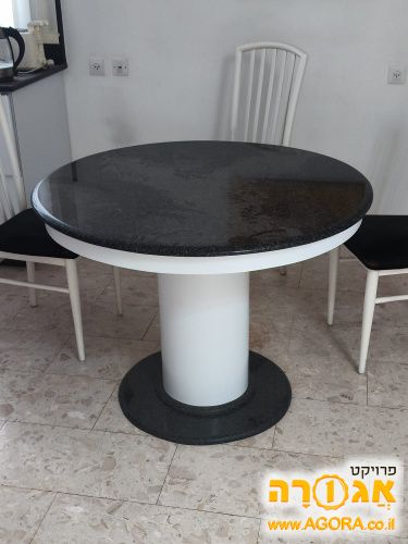 שולחן אוכל