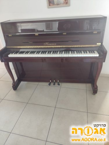 פסנתר עומד