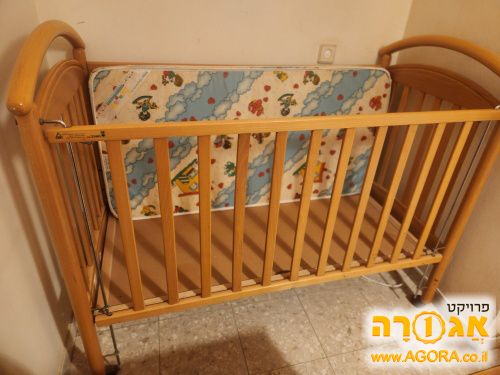 מיטת תינוק עם מזרן