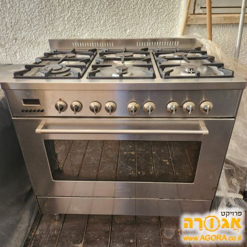 כיריים ותנור אפיה 90 ס"מ ביחד של דהלונגי