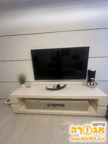 מזנון מעץ לבן