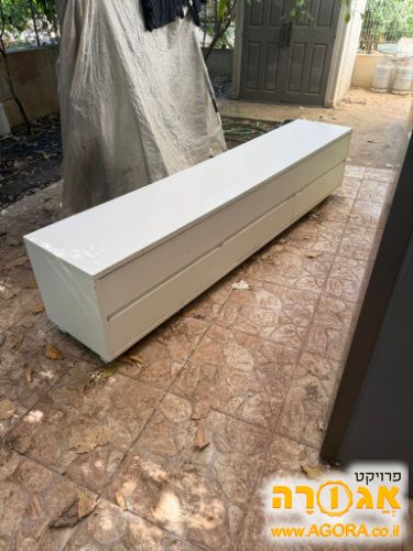 מזנון לבן באורך 2.2 מטר