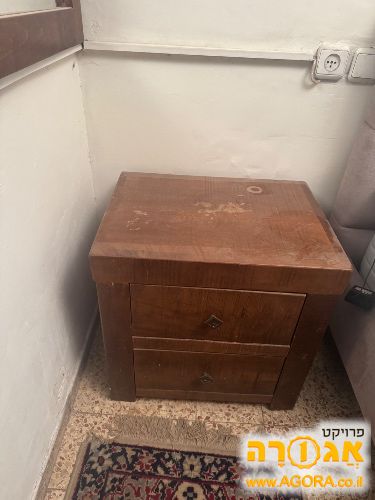 שידות ליד מיטה