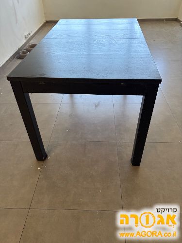 שולחן אוכל