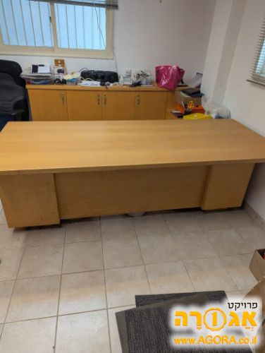 שולחן עבודה משרדי