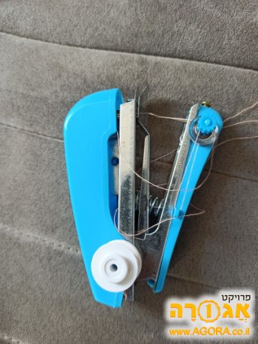 מכונת תפירה ידנית