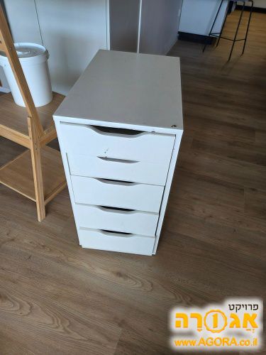 שידת מגירות