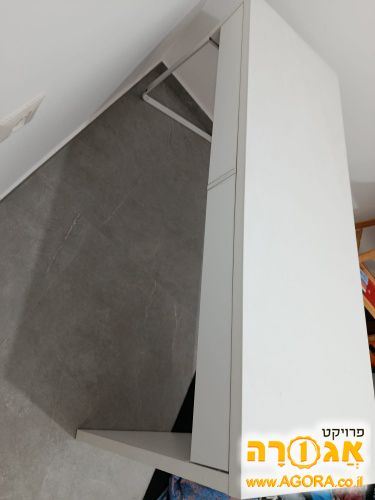 שולחן כתיבה של איקאה