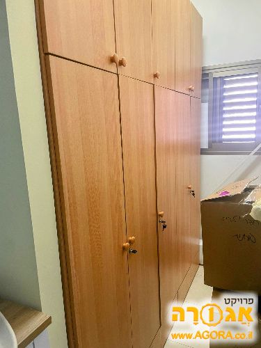 ארון 5 דלתות במצב שמור