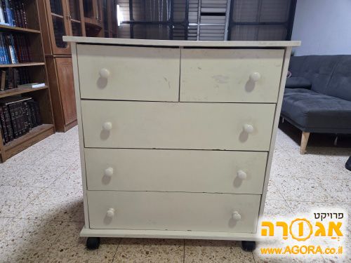 שידת תינוק