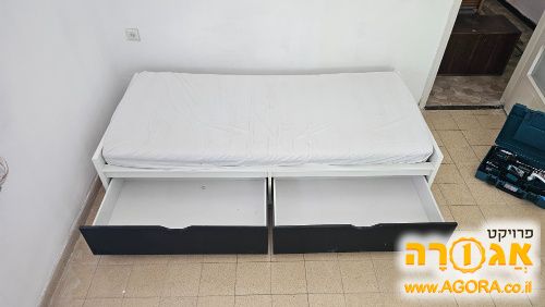 מיטת יחיד עם 2 מגירות מצעים