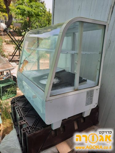 מקרר ויטרינה