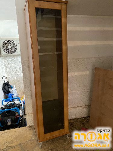 שידת ויטרינה גבוהה