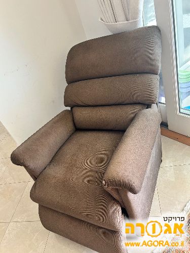 כורסא מתכווננת