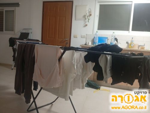 מתלה בגדים