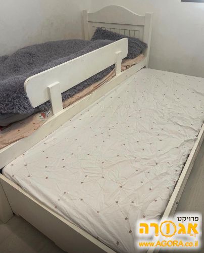 מיטת נוער נפתרת