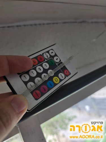 נורות לד מהבהבות בצבעים + שלט