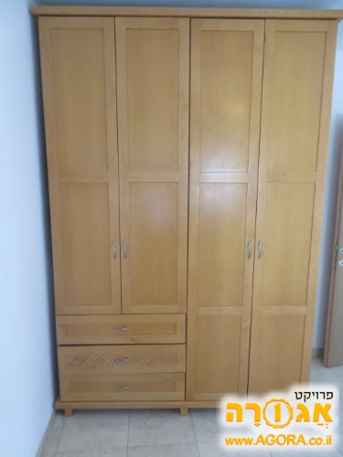 ארון בגדים