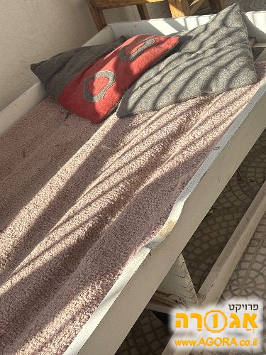מסגרת למיטה