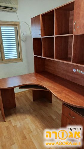 שולחן