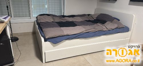מיטה זוגית עם מגירות אחסון 140x200