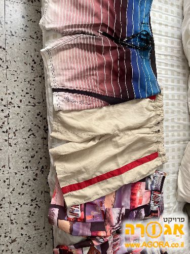 מישהו צריך בגדי ים לגבר מידה מדיום?