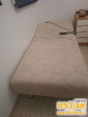 מיטה מתכווננת חשמלית