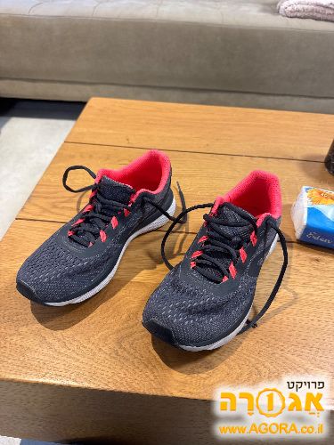 נעלי ספורט