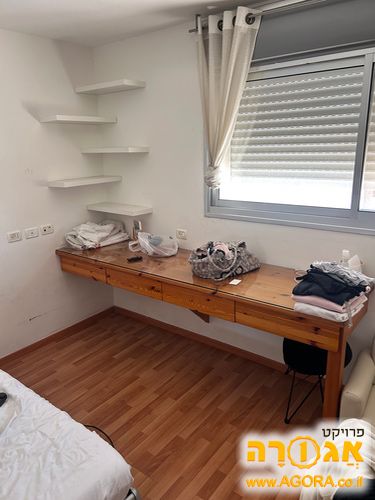 שולחן