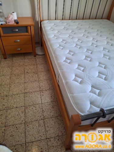 מיטה זוגית מעץ מלא + ארגז מצעים