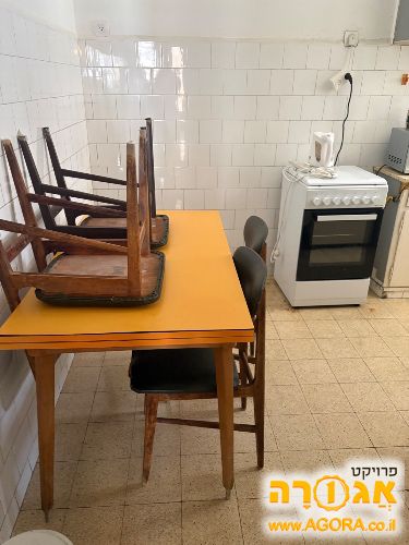 שולחן